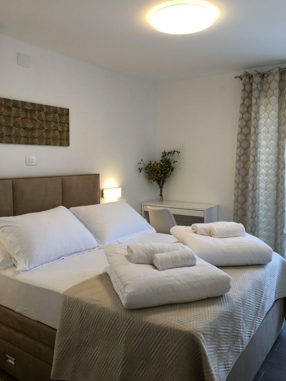 Holiday Hvar Lux Basina Buitenkant foto
