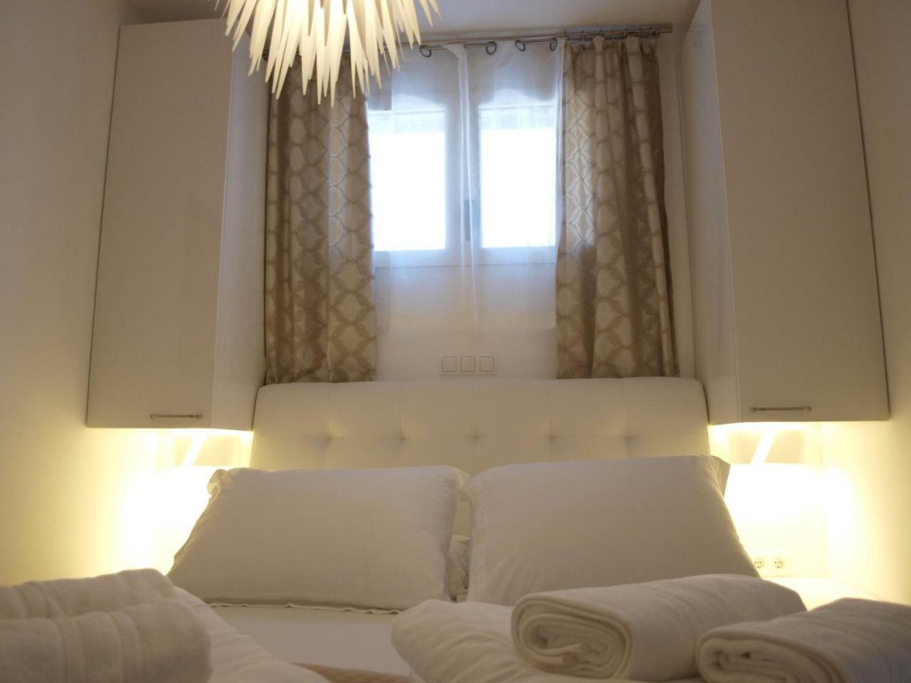 Holiday Hvar Lux Basina Buitenkant foto